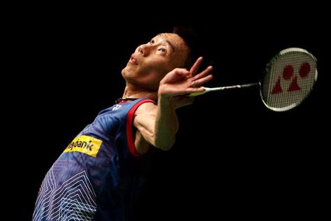 开云:引体向上健身器材室内